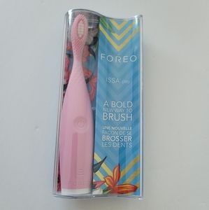 NEW FOREO Issa Play Silicone Toothbrush
